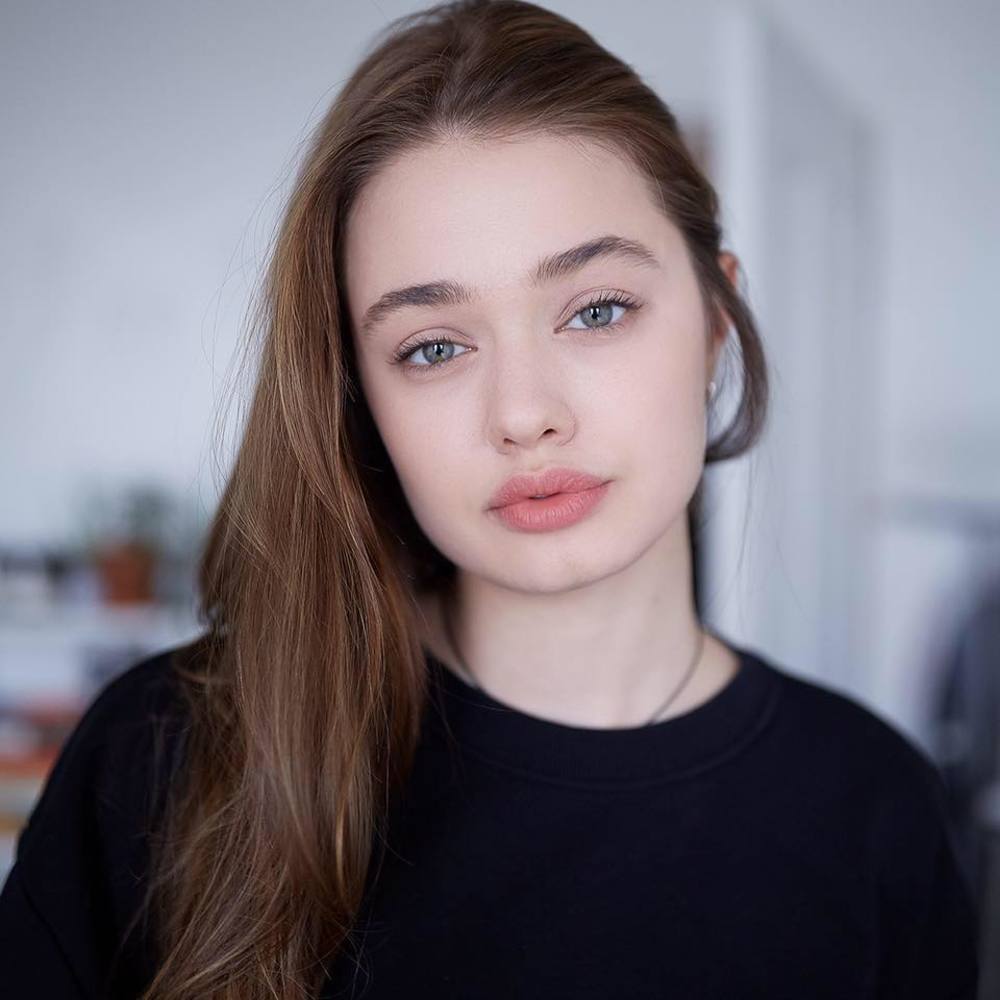 Meet your Posher, Sabina